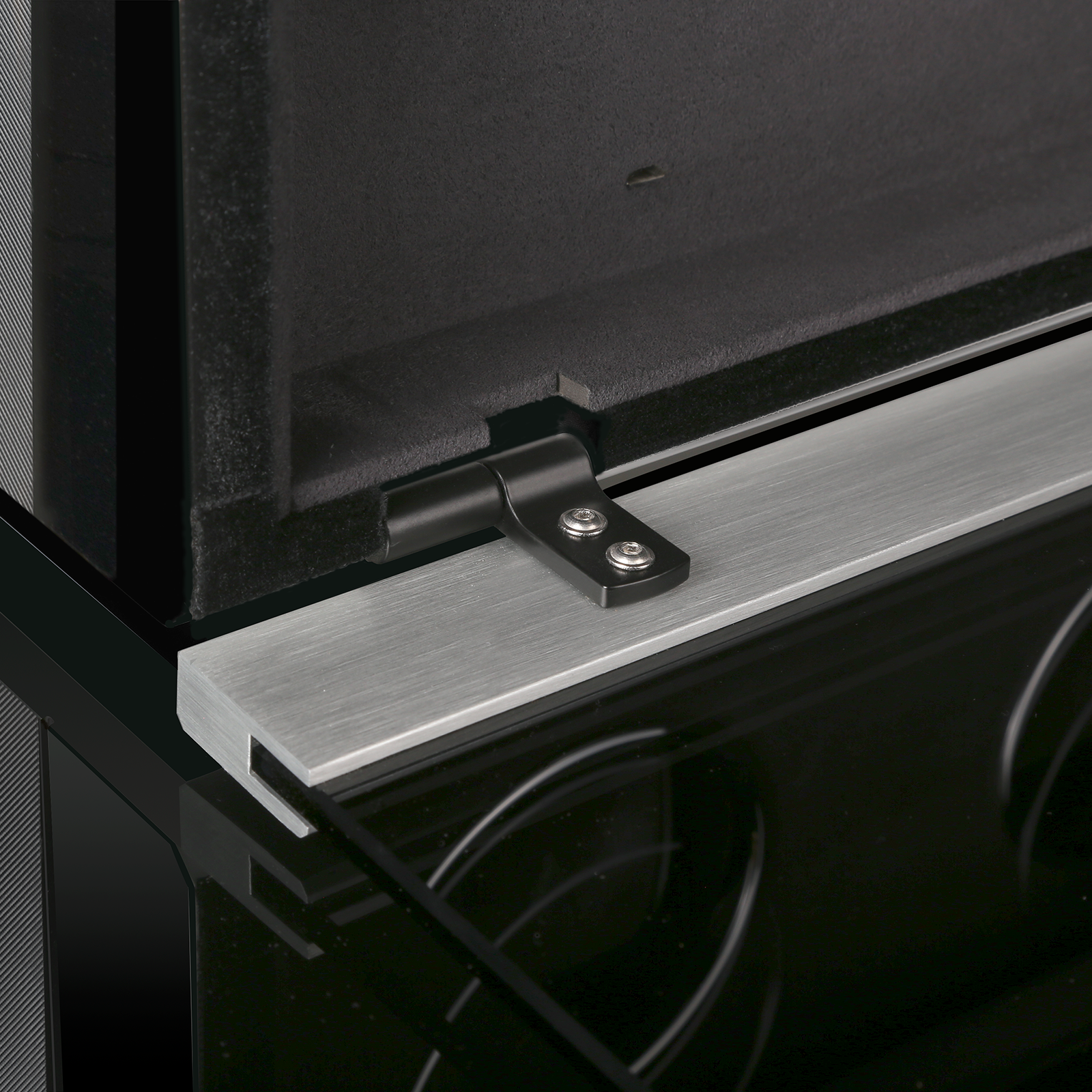 Chronovision Watchwinder Ambiance IV – Laccatura in carbonio nera lucida
